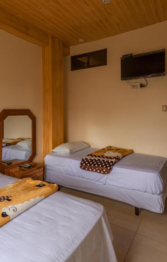 Hostal Poseidon Пуерто-Кайо Екстер'єр фото