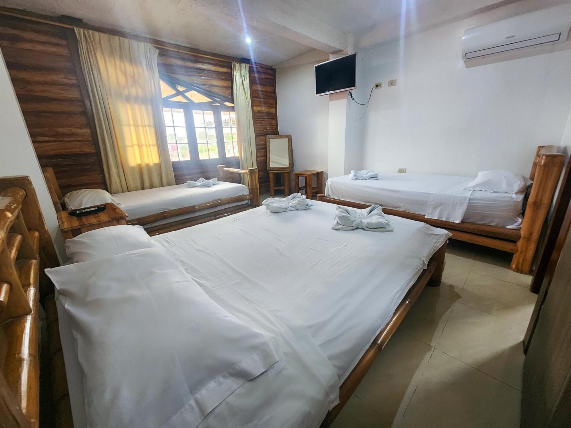 Hostal Poseidon Пуерто-Кайо Екстер'єр фото