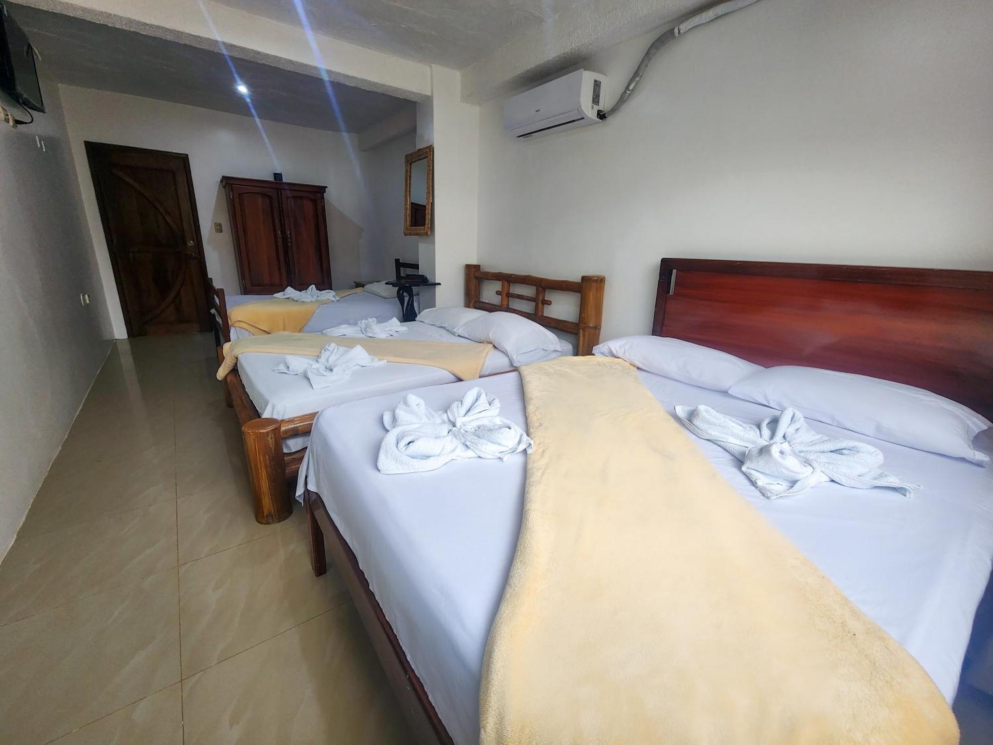 Hostal Poseidon Пуерто-Кайо Екстер'єр фото